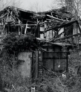 Sistemas falham o tempo todo. Ignorar os logs corre-se o risco de repetir os bugs do passado